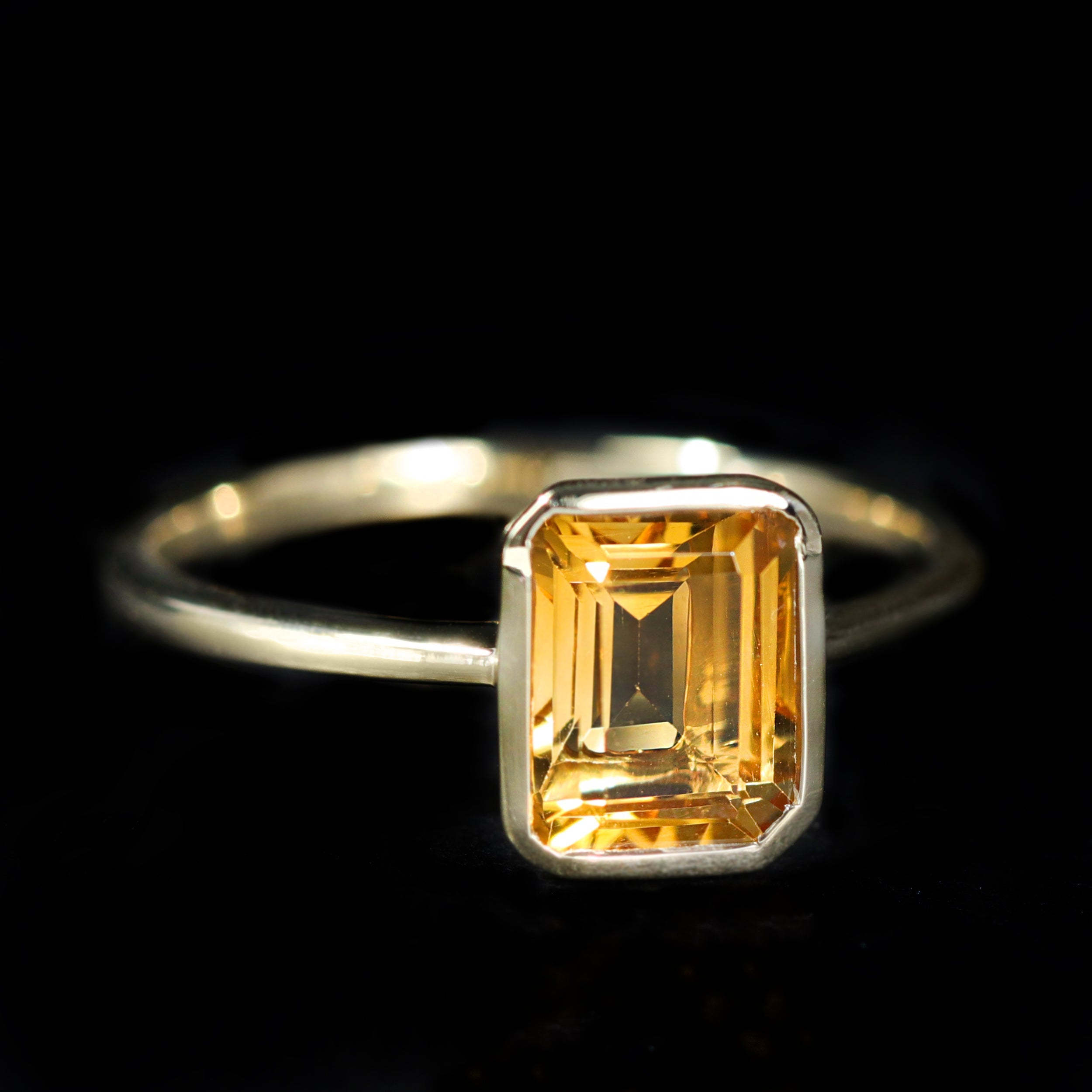 Yellow Gold 1.60 Carat Citrine Ring