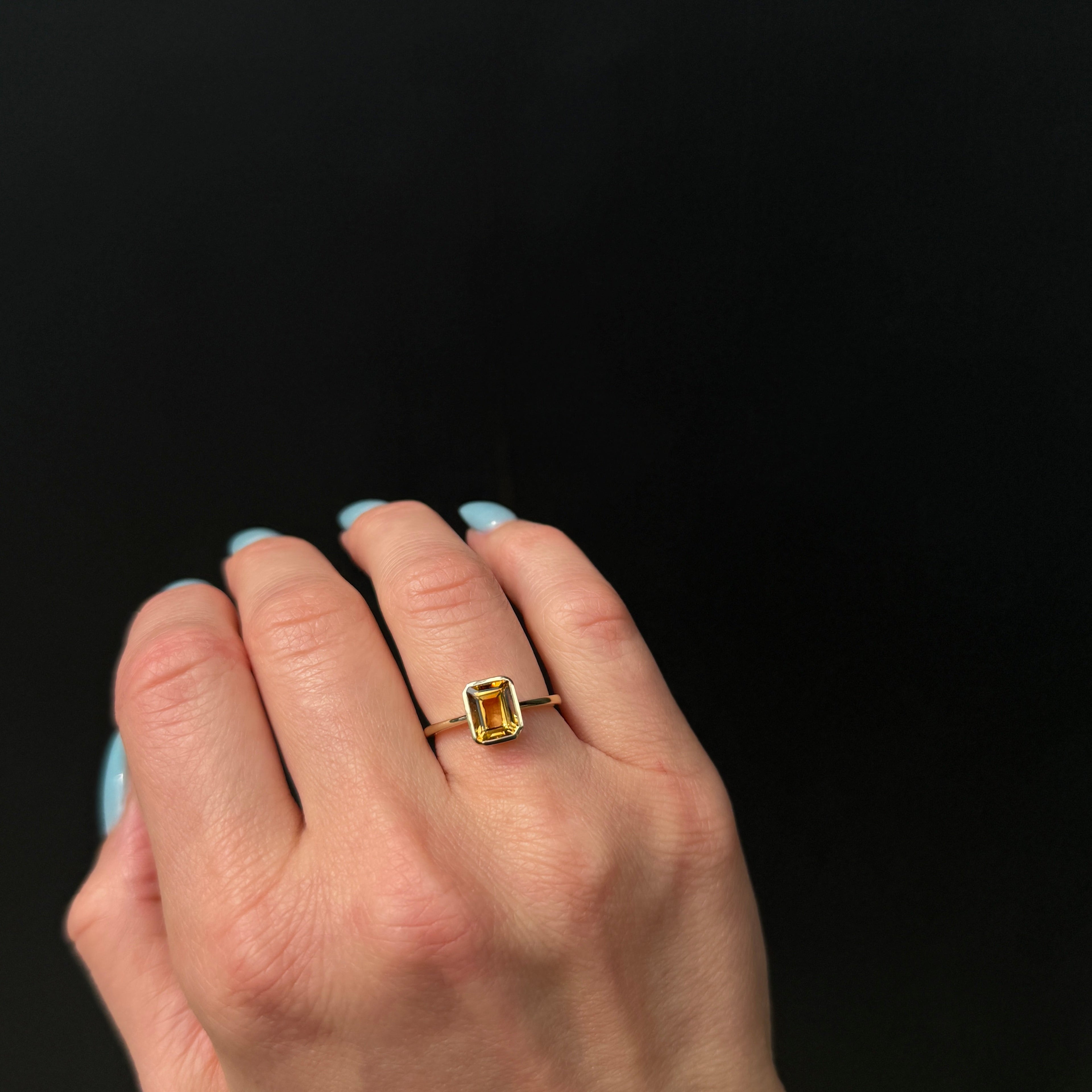 Yellow Gold 1.60 Carat Citrine Ring