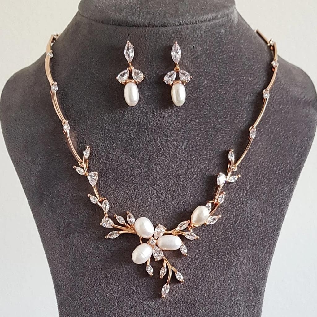 Claire Freshwater pearl Necklace Set